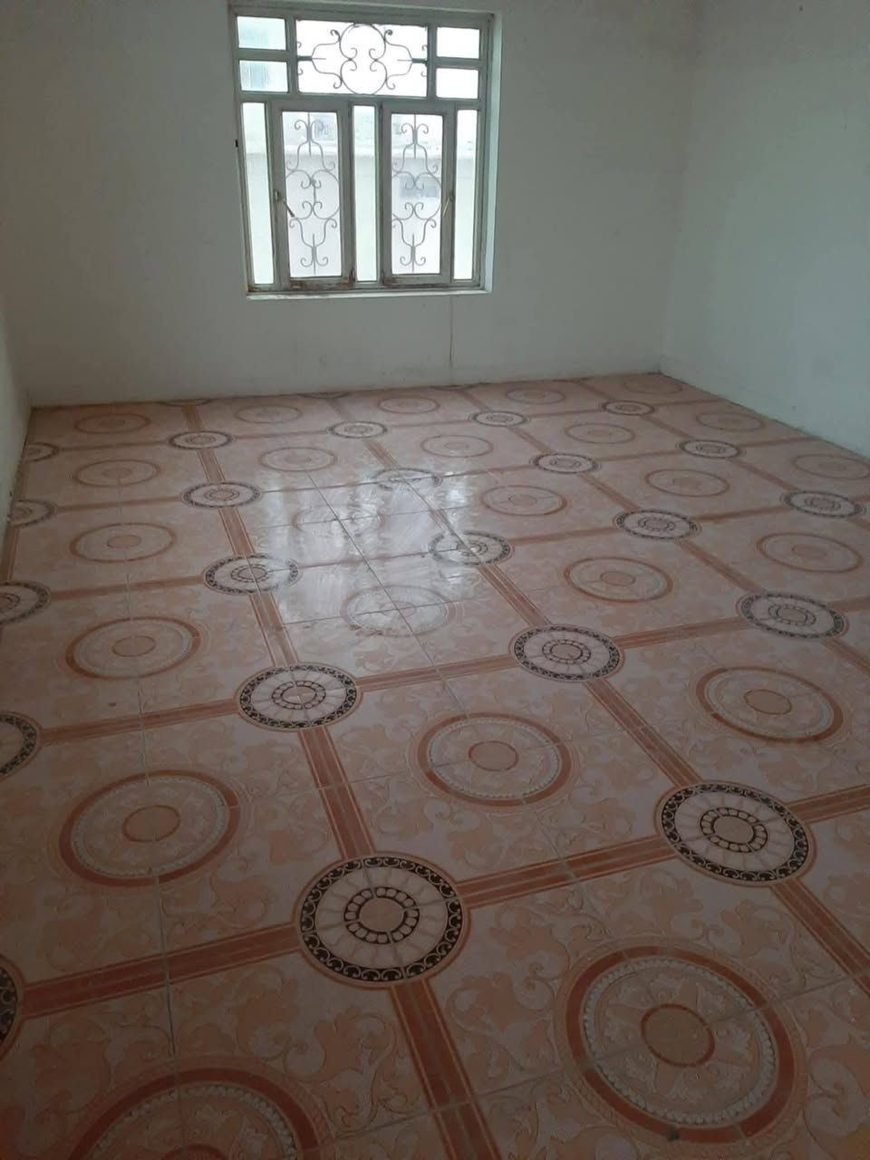 سلام عليكم دار الايجار بيت جديد مساحه 225 ركن  تجاري  سنتر عل 80 مقابل مدينة ألعاب أرض بابل طابق اول تصعد درج واحد  3غرف كلدور مطبخ صاله صحيات او بلكونه درج خارجي جاهز مغاسل تانكي ماطور سخان الا ستفسار عل رقم ***********بي واتساب ايجارة 350
