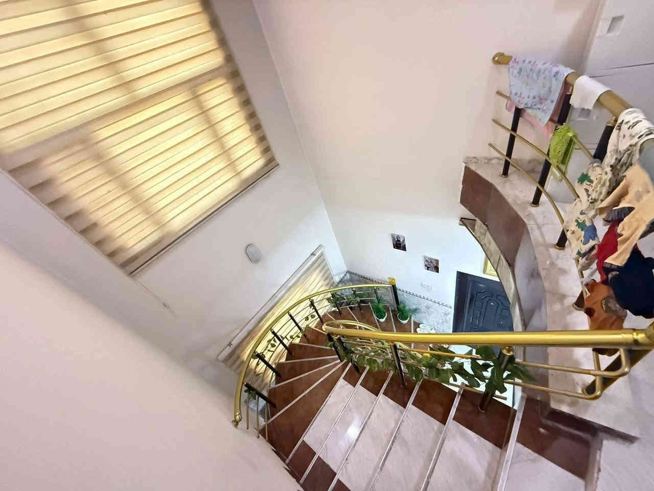 بيع مستعجل جدا جدا ✅️✅️✅️✅️
دار للبيع ✅️ طابقين وبسعر مناسب جدا ❤️ 
#مساحة 100 متر مربع 10×10
زراعي مضمون  ✅️
📍موقع _ كركوك _ #تسعين قرب أسواق المنصور و المحطة القطار
🔰بناء الدار جدا نظيف وخدمات كامل 🛣 شارع 
الطابق الاول 
استقبال + مطبخ + غرفة منام + هول + صحيات
الطابق الثاني 
غرفتين منام + صحيات 
#سعر #الدار  74مليون  وقابل للتفاوض ويه صاحب الدار  للاستفسار الاتصال عله الرقم ***********
