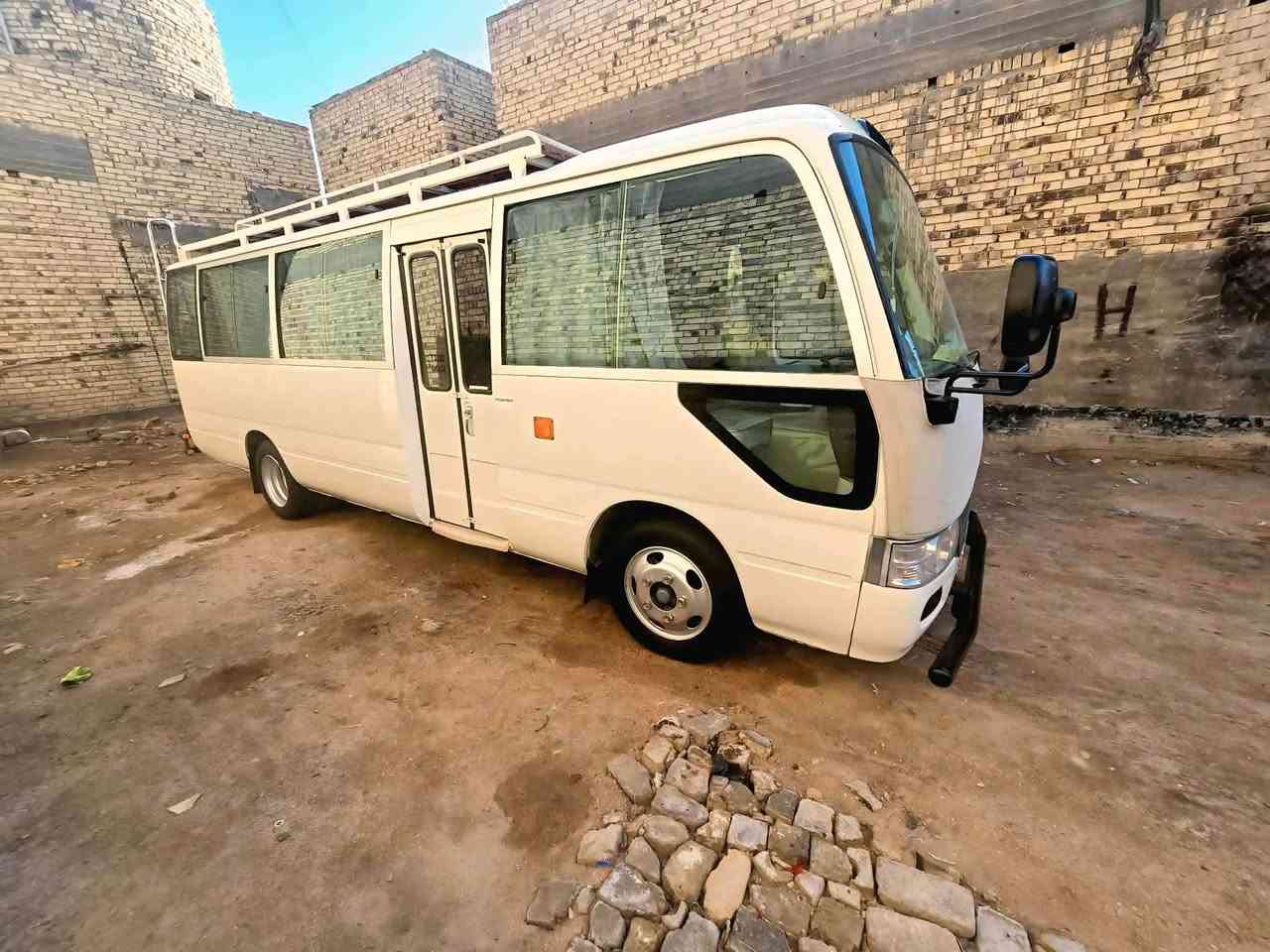 السلام عليكم كوستر ١٤شمالي بسمي هزه ورقم جديد بدون غرامات مصفره  جاهزه مكينه كير جدد تبريد محور سله ودروعه منضومه غاز دوشمه جديده قلاب ستاركس  بيه صبغ باب السايق وشويه يم شبكه التبريد مكان الديوانية السعر ٢٨٥ للاستفسار ***********
