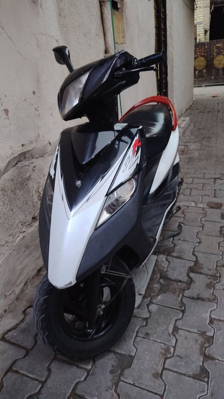 دراجه جديد والله عضيم نضيفه فدمره سعر 625وبيه مجال كلشي بلادي بغداد شارع حيفا ***********
