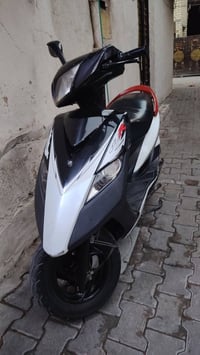 دراجة جديده • نضيفه • بغداد شارع حيفا