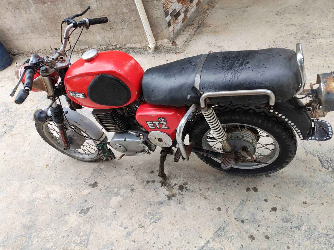 السلام عليكم
امزت ٨١  بدون اخر كصه   لحيم فقط جوه الكشن قليل  دراجه شغاله  كلهه كهربائيات كامله   محوره ماكنيت ستوته مظبوط الشراي  يتصل او واتساب ويدلل ***********  مكان  بابل الشوملي السعر ٦٠٠ وبيهه مجال
