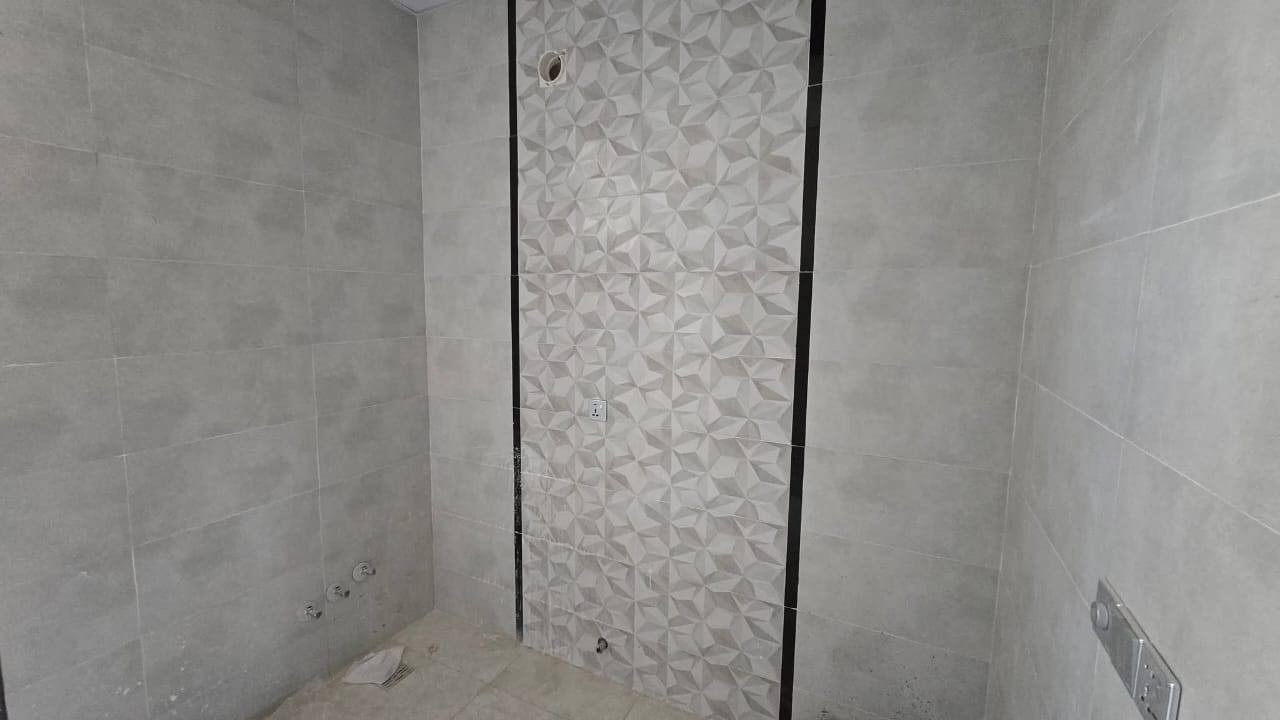 #دار حديث #أللبيع #طأبقين في كربلاء عكد بليبل #خلف #الكراجات شارع ميثم التمار #10دقيقه مشي الامام الحسين عليه السلام يصلح دأر سكن حسينه #ألزوأر  يتكون من  غرفتين نوم وصأله مطبخ أستقبأل مغأسل دأخل وخأرج  ألمسأحه 50 متر طابو زراعي قرار محكمة سند25 توجد خدمأت كأمله مأء كهربأء مولد تبليط مجأري للأستفسأر يرجى أتصأل على ألرقم ألتألي يوجد وتسأب فأيبر يمو مأسنجر  ***********
***********
