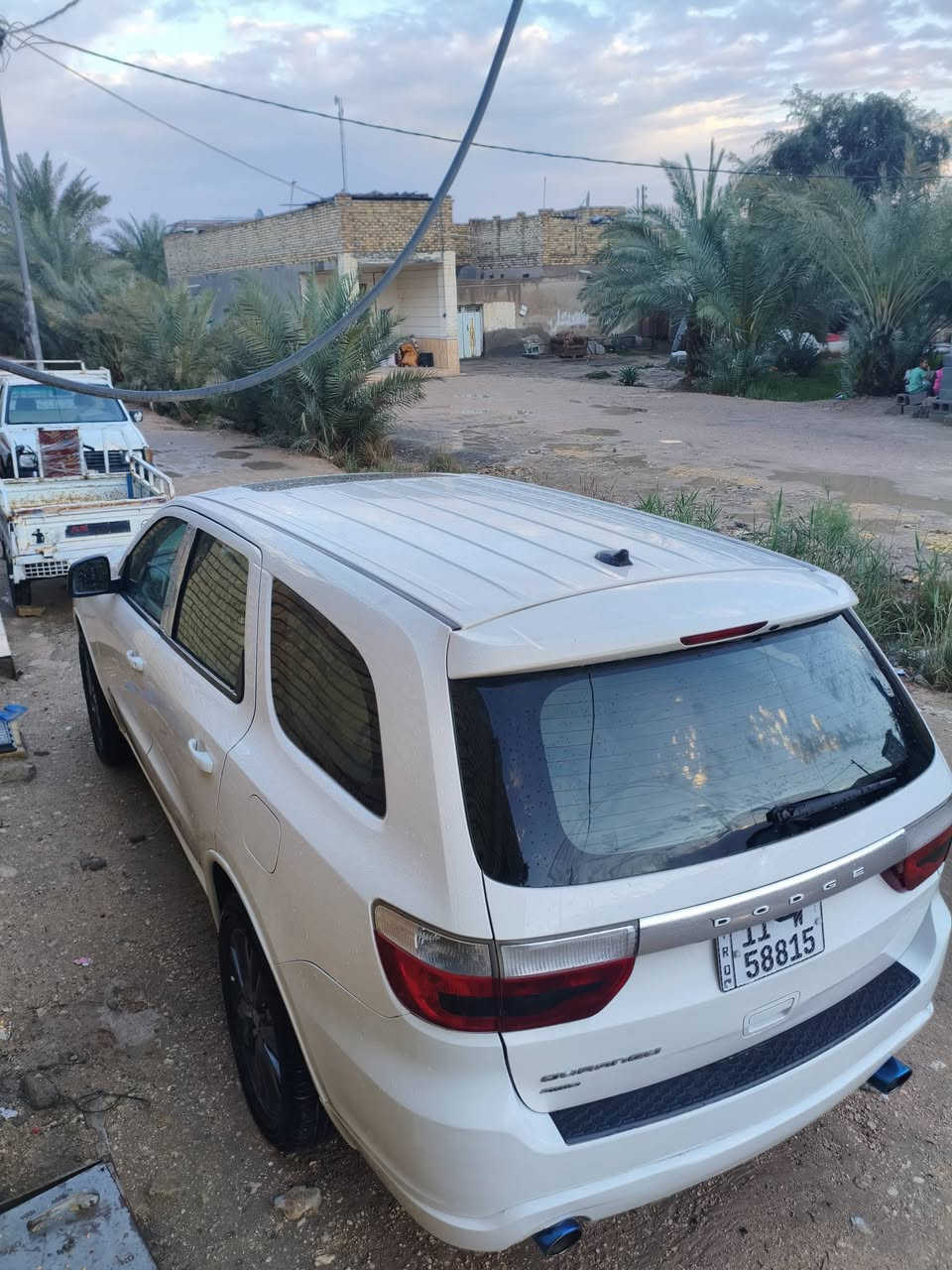 السلام عليكم ورحمه الله وبركاته
دوج دورنكو 2012 
بأسمي مداورة ثاني يوم هزه جديده
السياره بدون ضربه فقط رشات صبغ 

السياره خير من الله مال جناي 

سعر 165 وبيه مجال حك الجيه
*********** مكان ناصرية 

أو مراوس حسب القناعه
