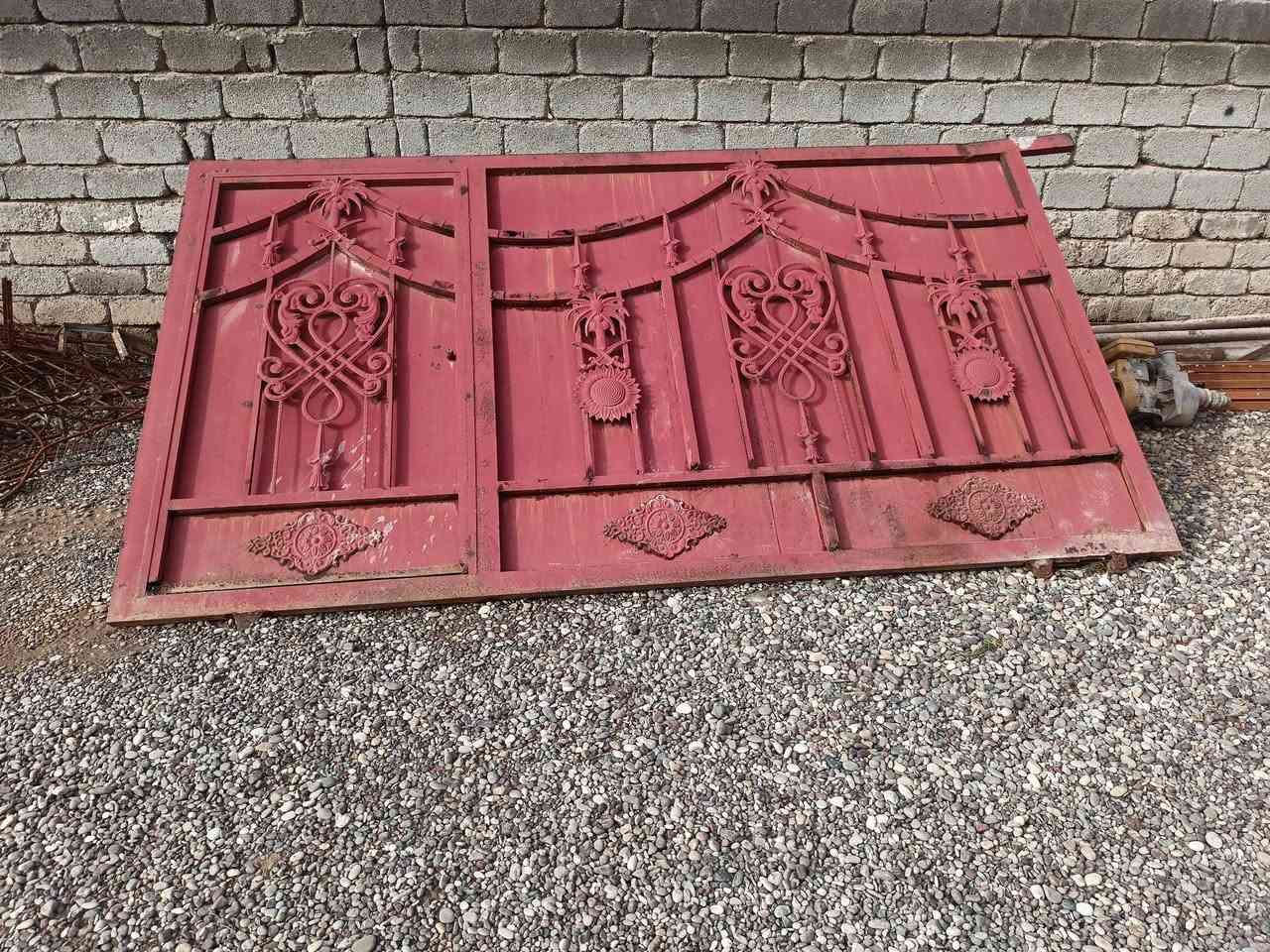 السلام عليكم بواري للبيع انجين باب حوش للبيع للأتصال ***********
