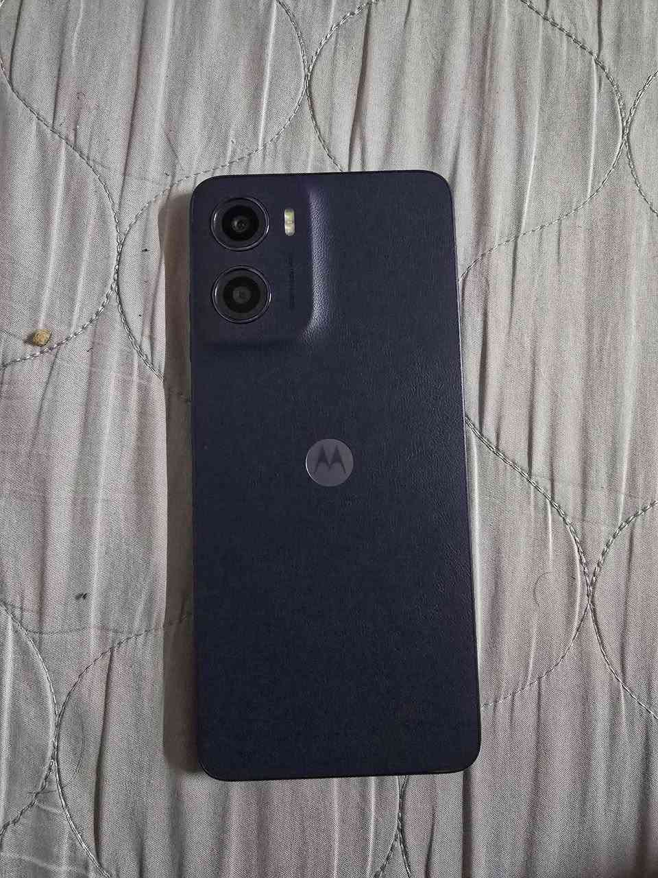 السلام عليكم
موتوريلا 05 ذاكره 128 نضيف 
غراض كامله 
السعر90 قفل
المكان بغداد الزعفرانيه شارع المعهد
***********
