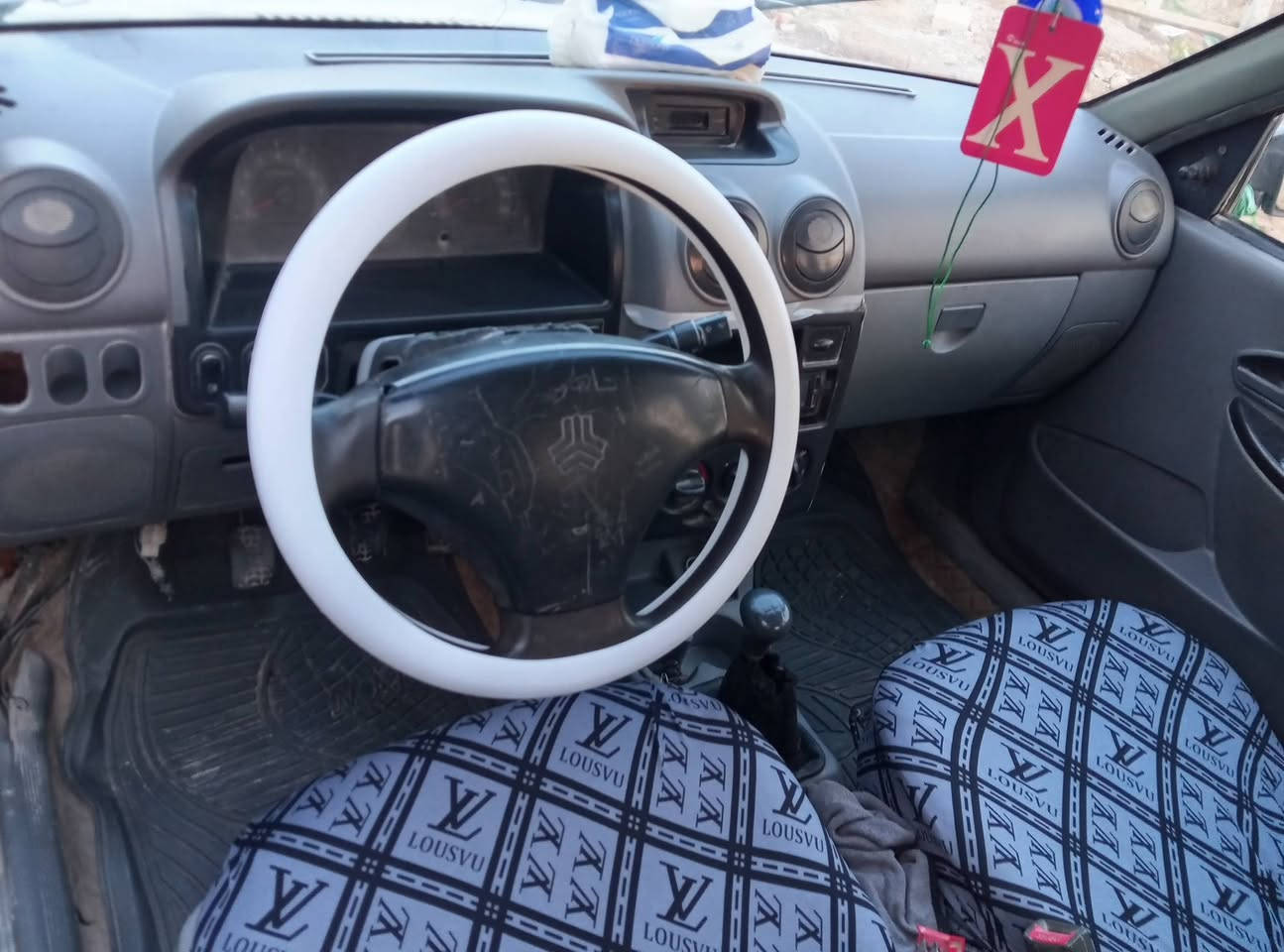 سلام عليكم 
سايبا للبيع مديل 2012 سياره كفاله كير مكينه شواصي  حداديه رقم قادسيه سنويه سكنر راعيها موجود تريد داور تريد يطلعلك سنويه السعر 27 وبيها مجال قليل *********** مكاني نجف
