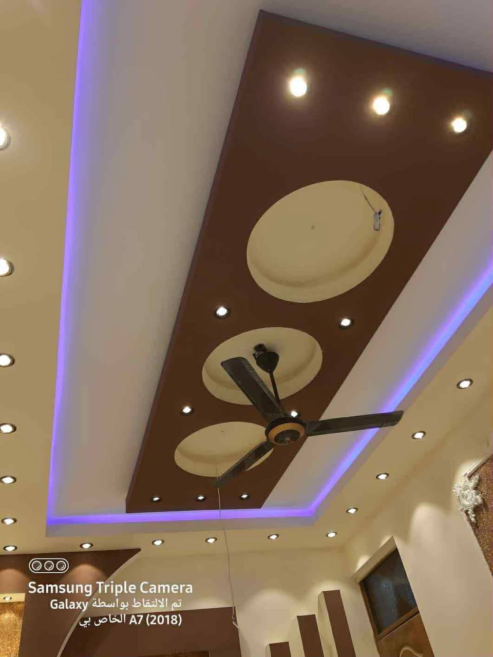 سلام عليكم هذا شغل صباغ ويشتغل ديكورات ونقوش مغربيه شغله كولش حلو ومرتب ويشتغل حسب طلب  اي استفسار اتصلو على هذا رقمه بي وات *********** هذا رقمه وبي وات ساب
