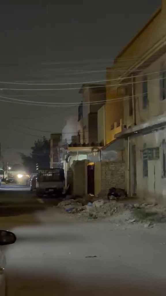 🏡مشتملات🏡 🏡🏡 بناء حديث درجه اولى 🎖️✨ للبيع
مشتملات  ثلاث 🏡🏡🏡 

 المساحه المشتمل الواحد 50 متر
الواجهه ↔️ 5 ×10↕️ النزال

يحتوي المشتمل الواحد على

طابق الاول1️⃣يحتوي على صحيات وحمامات
وصاله ومطبخ واستقبال منور  وغرف النور عدد (3)

الطابق الثاني2️⃣ عدد غرف النوم (2)
وصحيات 

الطابق الثالث3️⃣ غرفه واحده
وسطح جديد بناء درجه اولى

📌 الموقع  حي الجهاد📍 الامانه مربع الذهبي قرب مدينه العاب 

المراجعه (((مكتب الصادق للعقار))) 
على شارع التجاري يم الكراج
مقابيل مخابز الريان

 والاستفسار الاتصال على الارقام☎️ 

*********** تصل او واتساب📞 

*********** تصل او واتساب 📞

