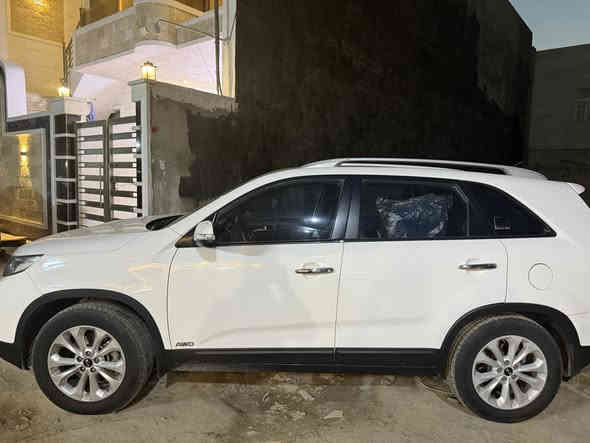 السلام عليكم  للبيع سورنتو موديل    2013 خليجي بسمي محرك سته سلندر فول مواصفات كويتي واحد عل واحد مكان السيارة بغداد للاستفسار  ***********
