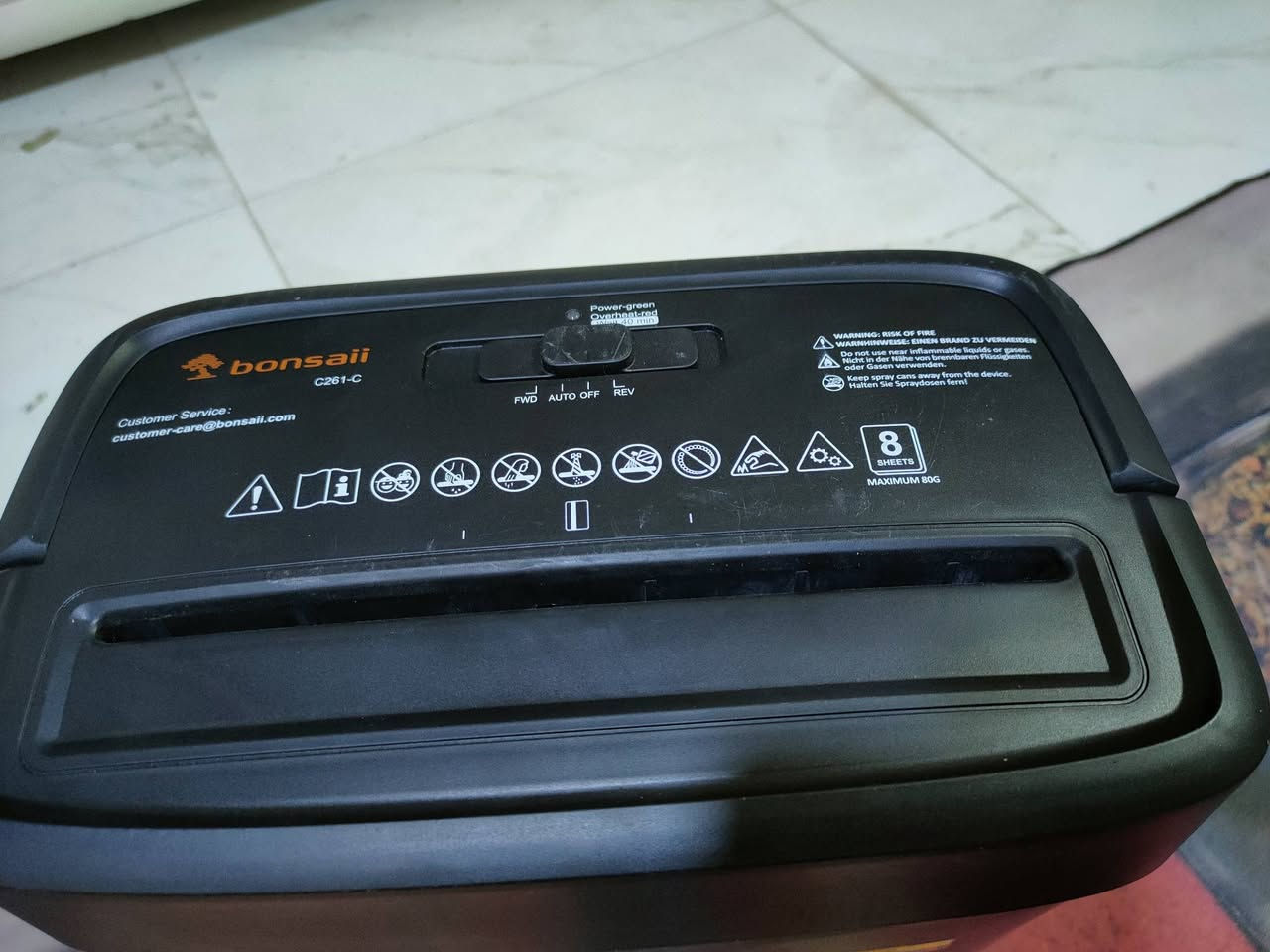 اغراض مكتبية
آلة تقطيع ورق من ماركة Bonsaii (طراز C237-B). 
نوع القطع: تقطيع عرضي (Cross-cut) لتوفير أمان أفضل للوثائق. 
السعة: يمكنها تقطيع ما يصل إلى 6-12 ورقة في المرة الواحدة، بالإضافة إلى بطاقات الائتمان والدبابيس. 
المميزات: تتميز بسلة نفايات سعة 13 لتر (حوالي 3.4 إلى 5.5 جالون حسب الطراز الدقيق) مع نافذة شفافة لمراقبة مستوى الورق. 
الأمان: تتضمن حماية من ارتفاع درجة الحرارة وحماية من التحميل الزائد لضمان عمر أطول للجهاز. 
السعر ٦٠ الف


**إذا كنت صاحب هذا الإعلان وتريد حذفه لأي سبب، رجاءا أرسل رسالة إلى الدعم الفني**