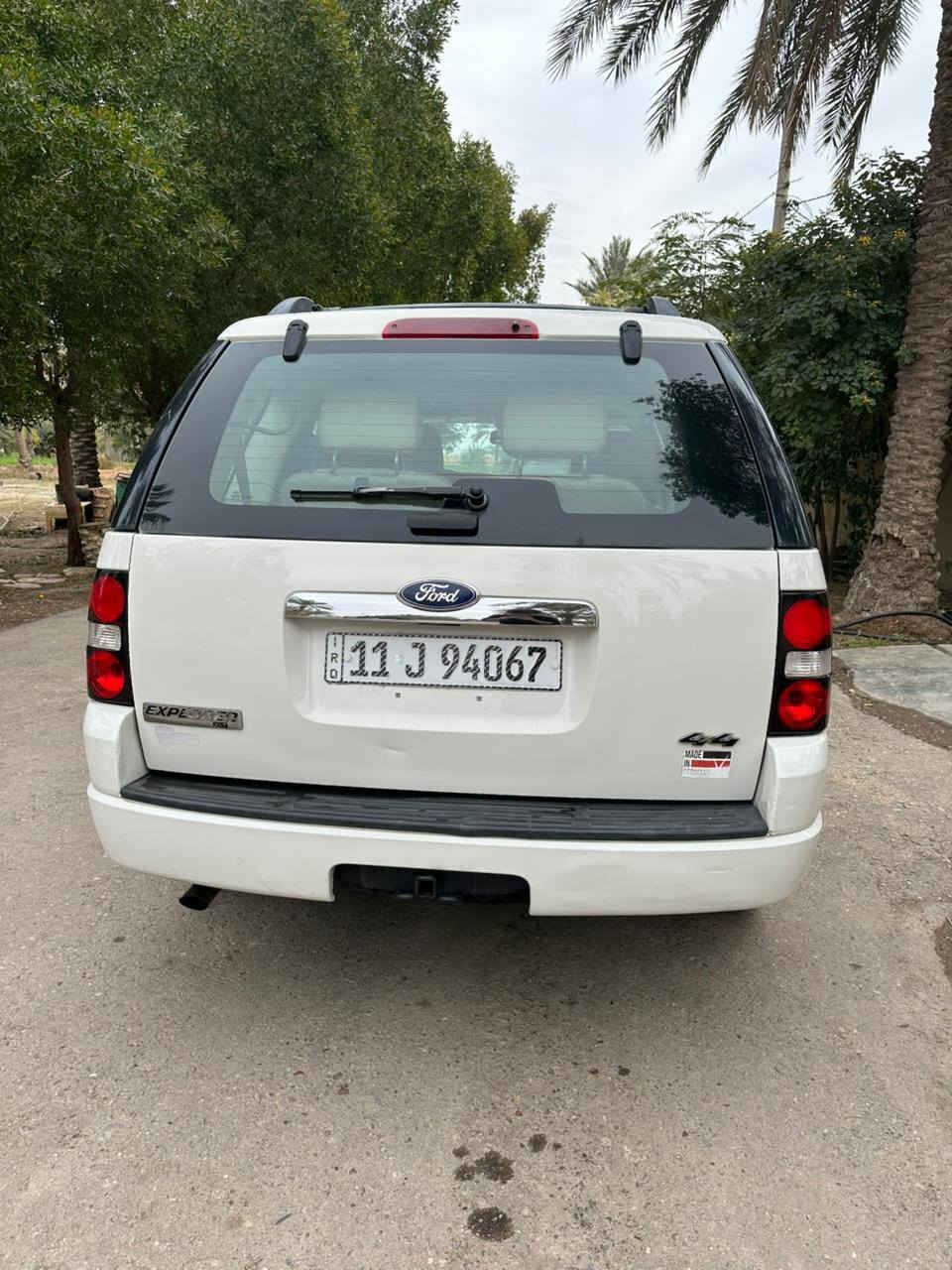 السلام عليكم
فورد اكسبلور 2010 للبيع وارد خليجي فول مواصفات 
مكفوله من صبغ وضربه استفسار على هذا الرقم 
***********
