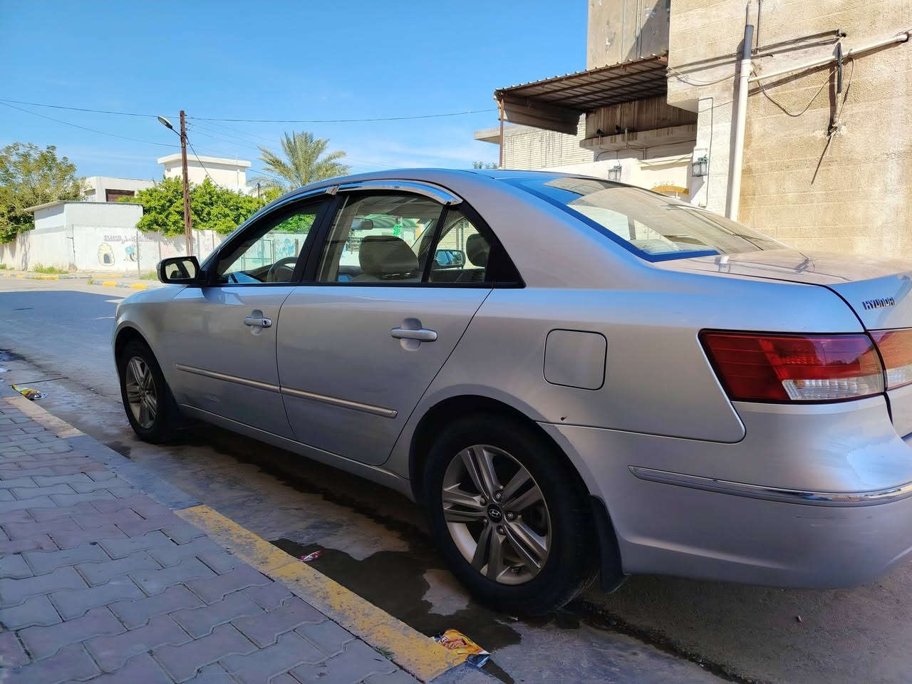 السلام عليكم
للبيع
سوناتا موديل 2010 رقم بغداد دولي محرك 2400 وارد خليجي محرك گير
خير من الله كهربائيات كلها مكفول 
سونارها مرفق مع الصور
السعر 110 وبيها مجال شي بسيط 
الاستفسار ***********

