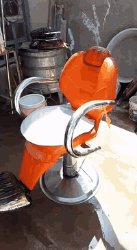 كرسي وعربانه ومرايه لبيع مكاني نجف حي نداء ***********
