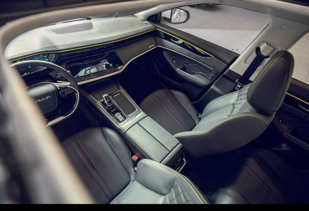 🚗 جمارة Dongfeng A60 MAX hybrid 
للبيع – وكالة وضمان مجموعة ليث العبيدي 🟢

📅 الموديل: 2023
🛡️ الضمان: صيانة مجانية 4 سنوات

⚙️ المحرك: 1500 تيربو
📊 المشي: 45,000 كم
🧾 الحالة القانونية:
✔️ بدون حوادث
✔️ مرقمة وباسمي

الراحة والتجهيزات 🛋️✨
▪️ غرفة داخلية واسعة ومريحة
▪️ عزل ممتاز جدًا
▪️ فتحتين سقف 🌤️
▪️ تبريد قطعتين ❄️
▪️ كشنات جلد
▪️ شاشة تحكم شاملة بالسيارة

💡 الإضاءة:
زينون + LED نهاري

➕ مواصفات أخرى عديدة

ملاحظة للشفافية ℹ️
▪️ بيها كم شخط بالدعّامية فقط

💰 السعر  ■ السعر ■ السعر 🟢🚩
اترك تعليق على المنشور داخل صفحة واحد وسيط سيارات وستصلك رسالة بالسعر ✅️

📍 المكان: بغداد – الغزالية

📞 رقم صاحب السيارة : ***********
