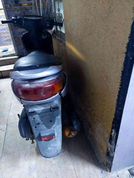 سلام عليكم دراجه بريز للبيع نضافه الكفرات 50% محرك مجفت قبل سبوع مسحوكه وكامله ما نقصه شي فقط باتري شدله وطلع بيه اني ابيع كوم حديد الدراجه شغاله ما بيه شي وين ما تريد روح بيه روح وكفلك حلال وحرام فقط 
العنوان بغداد مدينه الصدر 
الرقم هاتف ***********
السعر 350 وبيه مجال بصيط كلش حك جيه
