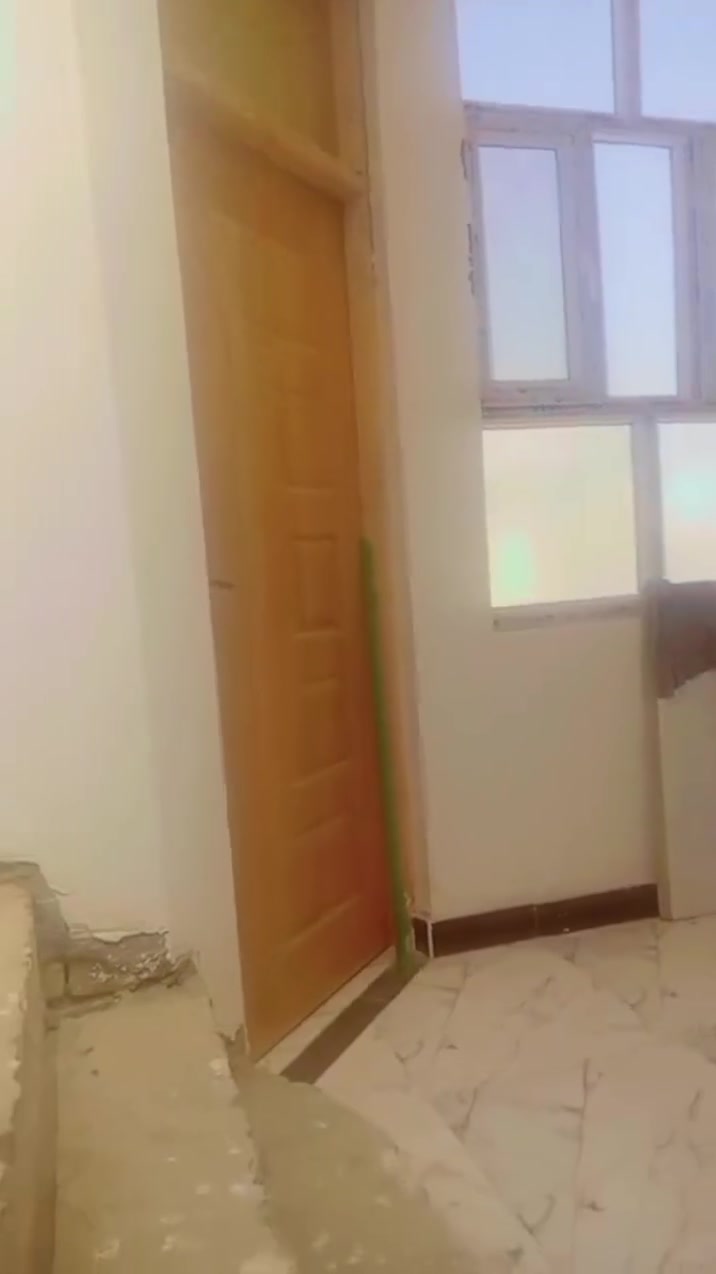 مشتمل للايجار
مشتمل طابق ثاني للايجار مكان عميشة قرب اسواق عمو حيدر ،،،غرفة نوم واستقبال ومطبخ وهول وصحيات 
للاستفسار ***********
