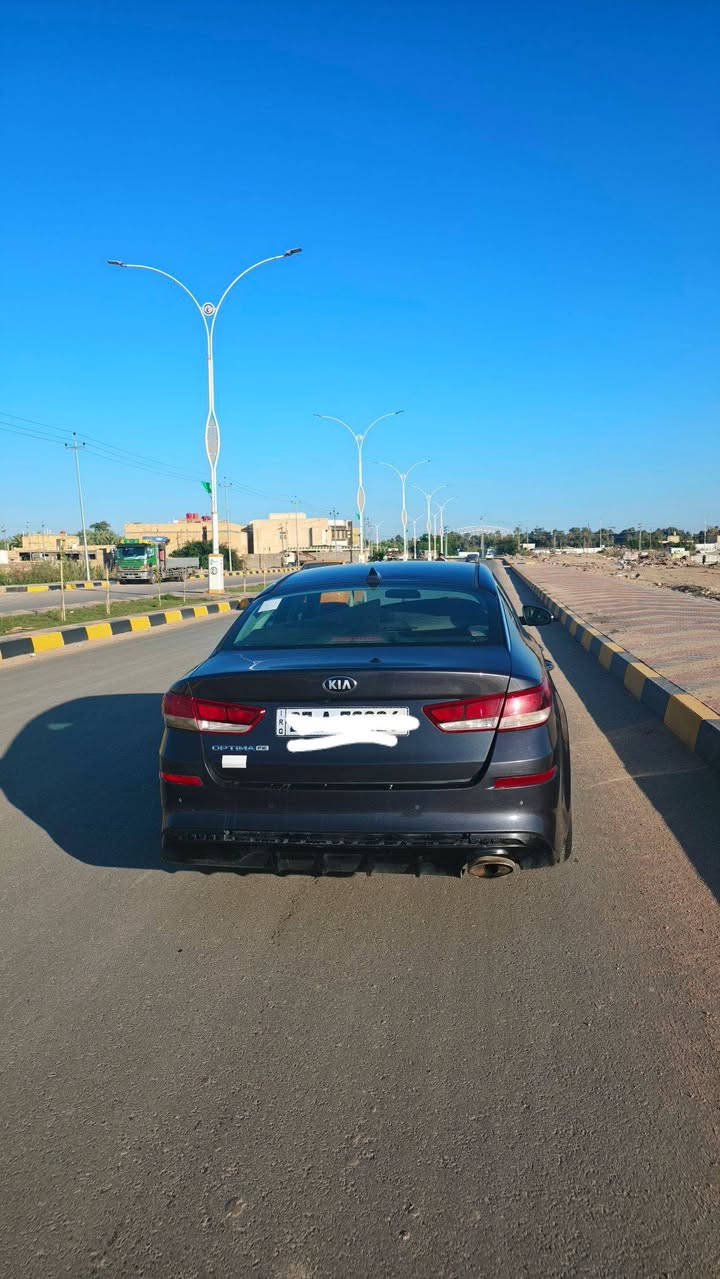 السلام عليكم
اوبتيما امريكي ١٩ 
رقم ذي قار 
بأسمي 
ماشيه ١٠٧ الف ميل 
مبدل بنيد فقط 
السياره عليها ادامه كامله 
السعر ١٤٥ وبيها مجال بسيط 
***********
مكان السياره الناصريه
