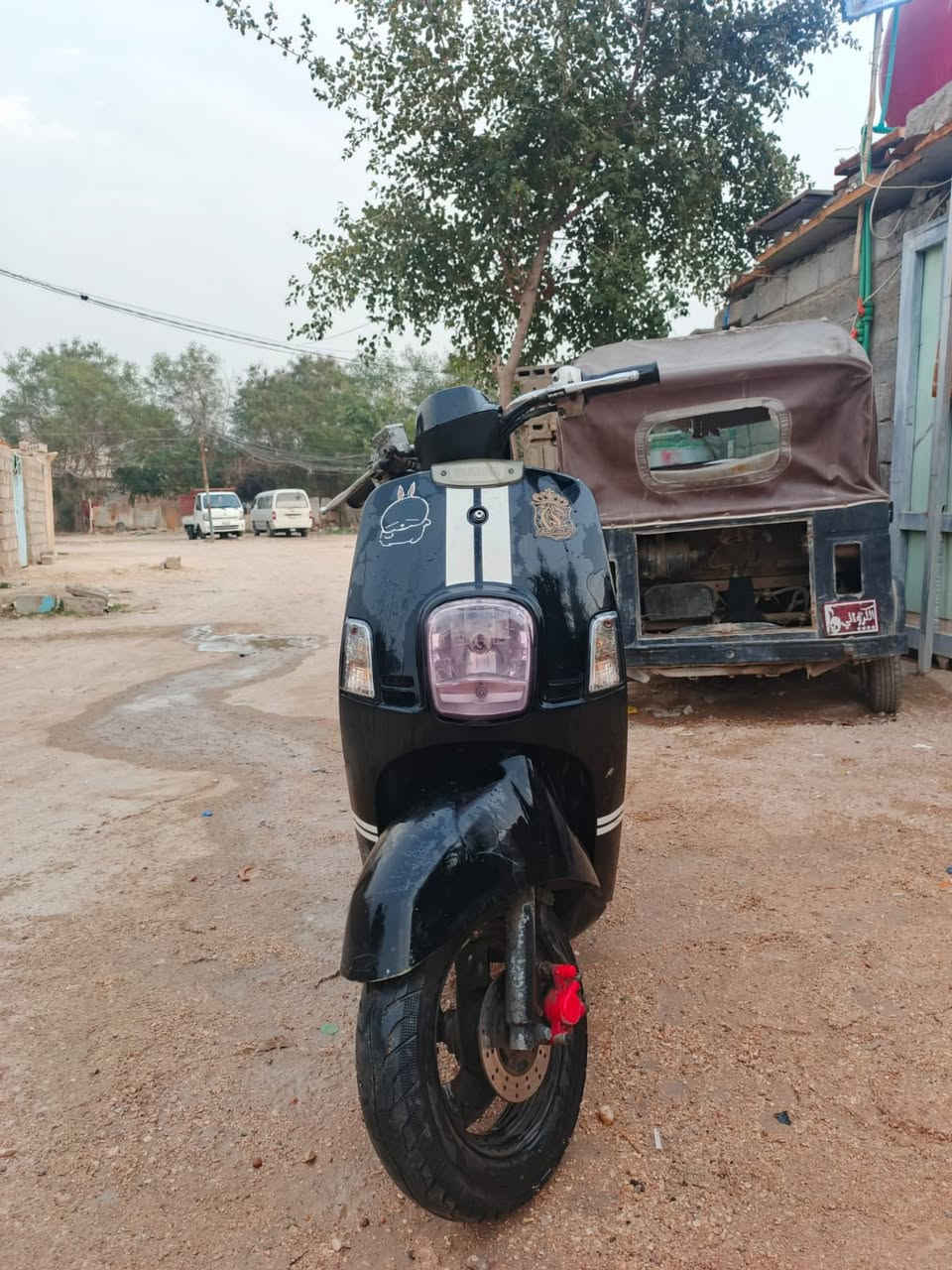 سلام عليكم دراجه للبيع موديل 2004دراجه رمبه جديده وصل معرض  طلعتي من البيت للشغل السعر مليون وميتين وبيها مجال هاذا رقمي ***********
