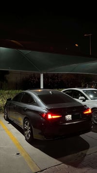 Lixus es300h 2023 f sport البيع فول مواسافات داخل ابيضf sport  سعر  ٢٣...