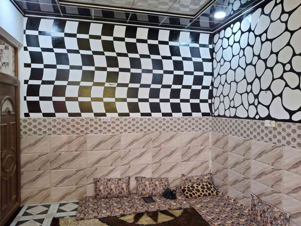 دار سكني كارت مشمول بل تمليك مساحه ١٠٠متر مربع واجها ١٠وعمق ١٠ يحتوي على غرفتين نوم واستقبال ومطبخ وصحيات وبيتونه كبيره كراج مقابل حديقة خدمات ماء كهرباء تبليط السعر 60وبي مجال العنوان حي السماح الثانيه قرب مدرسة الإمام الزهري البيت ركن على شارعين
***********
***********
