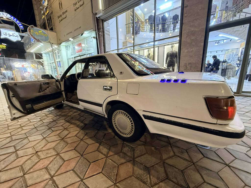 السلام عليكم كراون هارتوب مديل 95 رقم انبار انكليزي سياره مكفول من كص ونقل الجثه ومن العيب الشرعي مداور اي محافظه يعجبك  لون ابيض سياره حلوه تبريد شغال بيه محرك راس الثور 2500 فيشتين السعر 42 وبيه مجال بسيط للاستفسار الاتصال ع رقم ***********  مكان السياره بالعباسيه النجف, العراق
