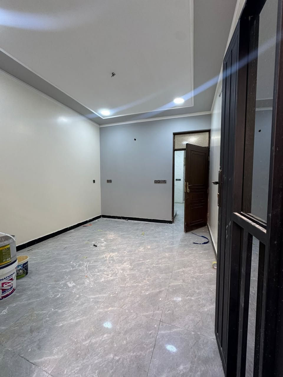 مكتب الزبيدي للعقار 🏗️

للبيع مشتمل 55  متر حديث 

العنوان حي القاهرة قرب خط السريع داخل فرع 📍

يحتوي على طرمة وصالة ومطبخ وخدمات وغرفة نوم 
:
الطابق الثاني يحتوي على غرفتين نوم وخدمات 
:
والطابق الثالث بيتونة وسطحين 

للاستفسار يرجى مراجعة مكتب الزبيدي للعقار 🏗️

عنوان المكتب📍 حي القاهرة خلف تانكي المي مقابيل جامع مثنى 

الاتصال :
☎️***********
