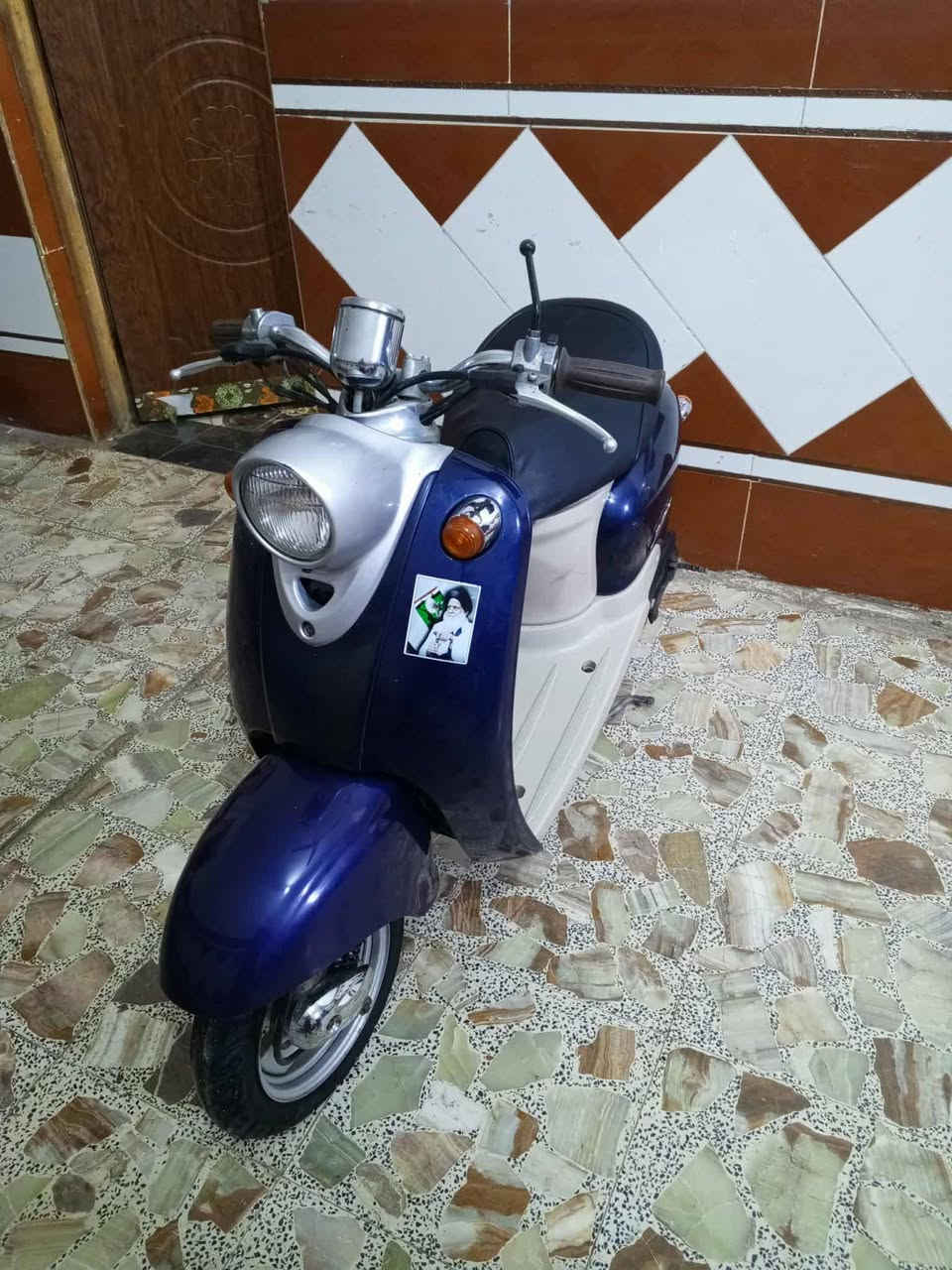 سلام عليكم من رخصت مدير لكروب عبد الحليم فول اوراق وكيل الله شاهد مكينه برغي ما مفتوح بيها لبيع مكاني لعماره حي لعسكري خاص ما جاوب هاذ رقم ***********
