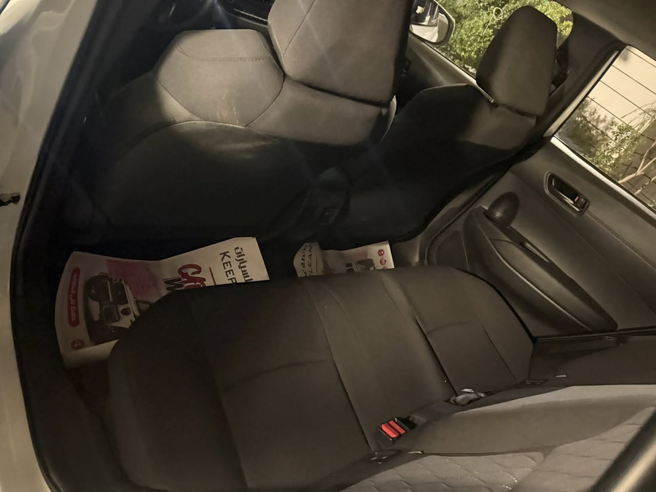 السلام عليكم
كورلا كروس هايبرد 
موديل /2025 
رقم / بغداد 
ماشية/11 الف كم 
فتحة بصمة فول مواصفات عدا الجلد 
السيارة مكفولة كفالة عامة عدا رصعة باب خلفي كد اصبع 
السيارة محجوزة المالك / جيراني والكفيل زوجته معلمه تتواجه وياه 
تريد وكالة عامة خاصه حاظر 
السعر /145 ورقه 
هاتف /***********
هاتف/***********
