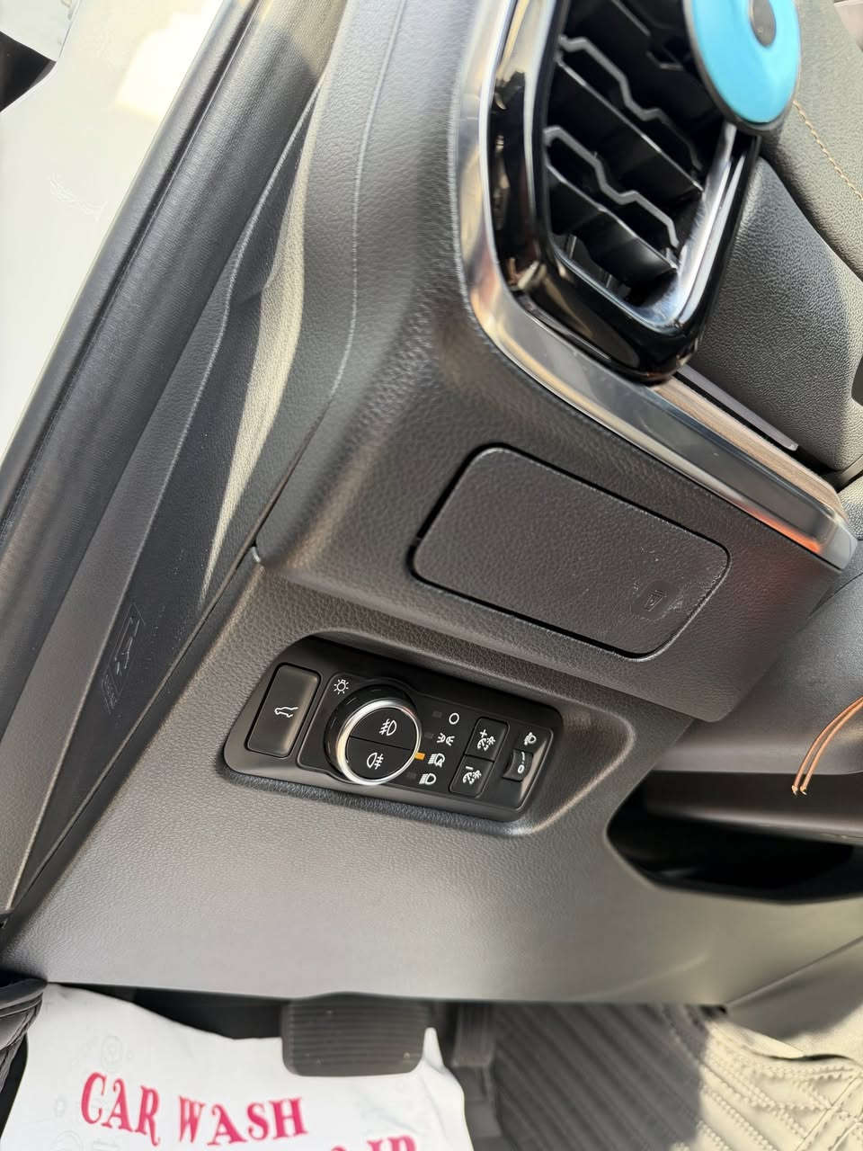 السلام عليكم ..
فورد ايفرست 24 وكاله بعده بالضمان ماشيه 12 الف

مغلفه بالكامل ppf +درع جامه +تغليف ارضيات جلد بالكامل +اضافه تشغيل عن بعد بالوكاله نفسه ..

بغداد :المنصور

السعر 53 ملوين ونصف

***********
