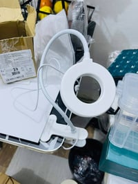 اضاءة قوية • شاحن وايرلس • ساعة ذكية