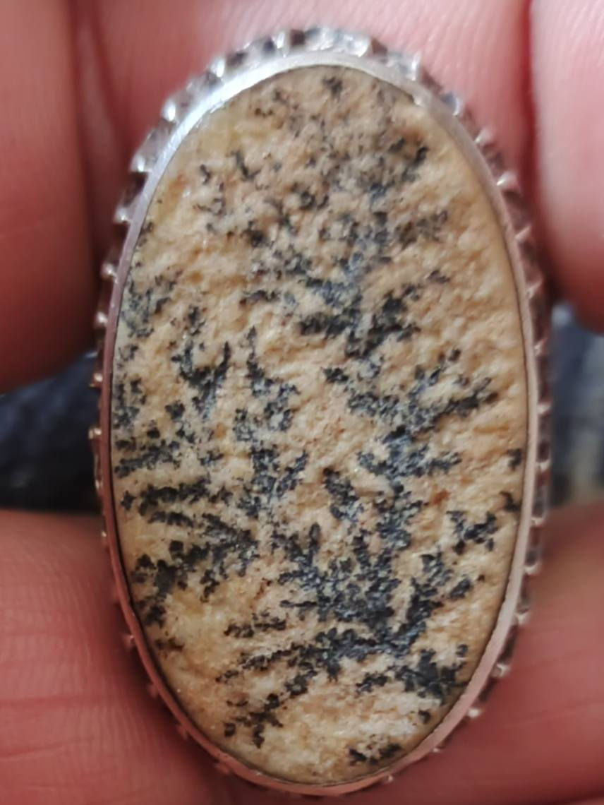 خاتم للبيع ما مجروخ صياغه ثقيله يوجد توصيل لجميع المحافظات حجم راهي ***********
