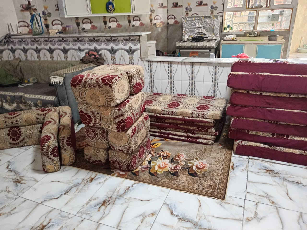 بيع سريع بلاش
جلسه عربيه ٧دواشك ١٤متر.نظيفه جدا
السعر ١٦٠مع للمجال. ***********
الحر سواده مدرسه للحسام
