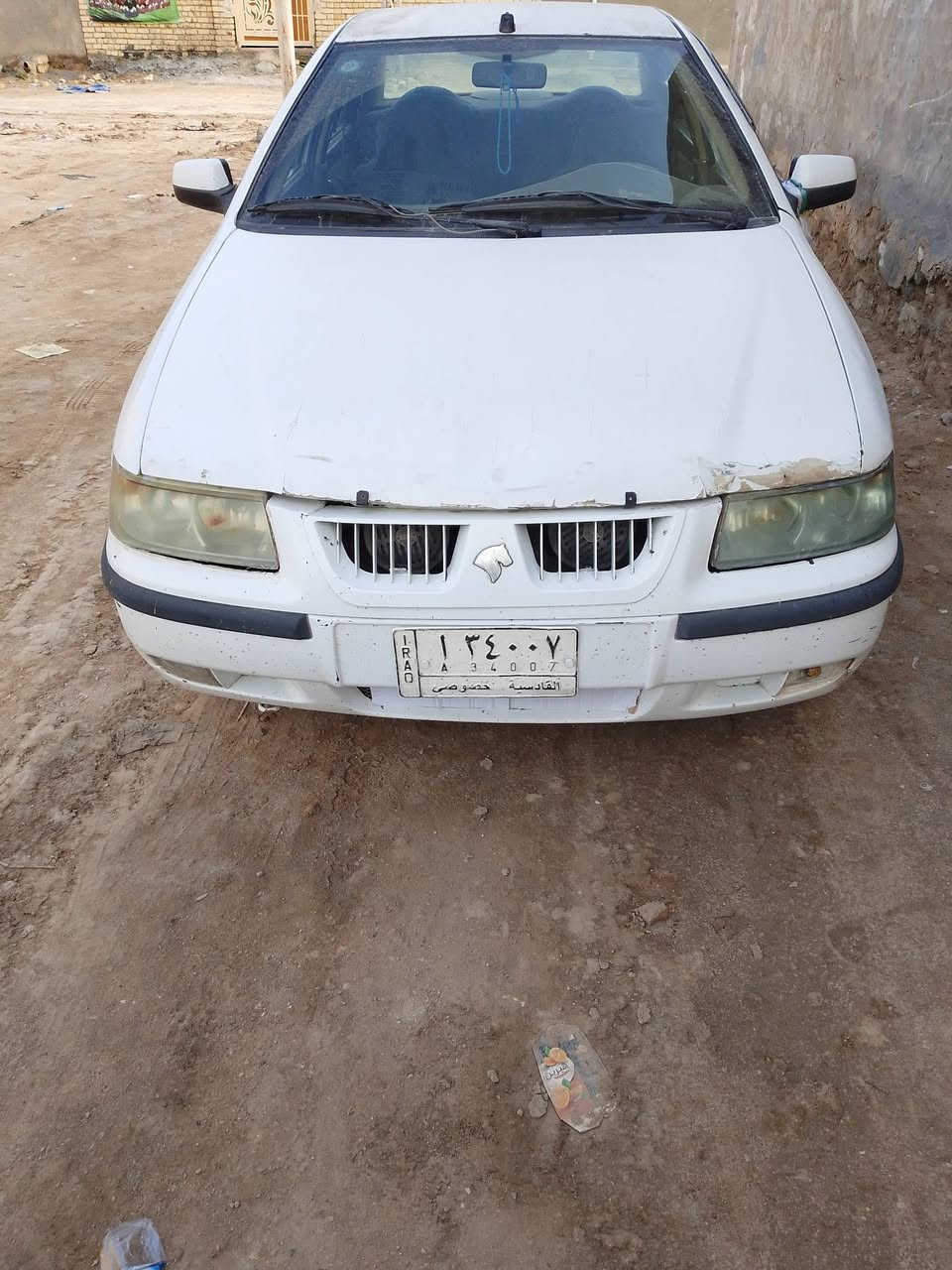 السلام عليكم سمند للبيع موديل 11 سياره نضيفه مكفولة من ضربة رقم قادسيه سنويه جديده تبريد ثلج رقم ***********
