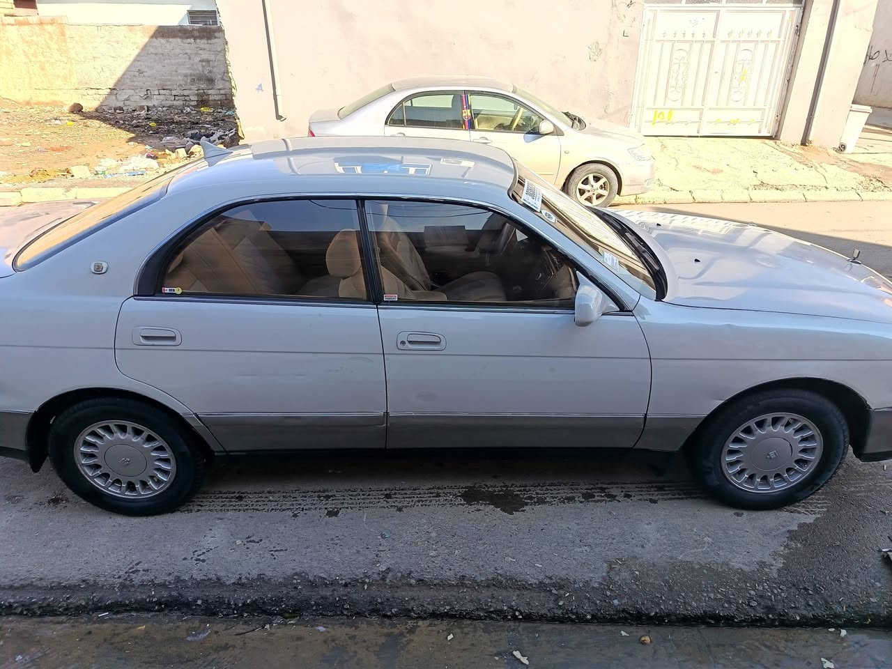 السلام عليكم بطه موديل 92 محرك 3000 تبريد تتفه شغال بشرط مابي حادث رقم جديد كير ومكينه بشرط لا صرف ولا نفخ مكاني موصل برطله سعر 65 وبي ***********
