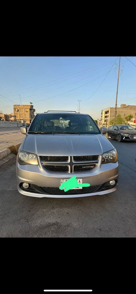 للبيع دوج كرفان
موديل 19
اللون رصاصي
رقم بغداد باسمي وشرط التحويل 
مواصفات GT
بيبان كهربائي
صندوق كهربائي
تشغيل عن بعد
منضومة لايت زينون 
كشنات. جلد 
داخل اسود ملكي 
3 قطع تبريد

حادثها تبديل جاملغ  امامي الايمن اصلي بدون صبغ
وصبغ جاملغ خلفي الايمن
وتبديل باب الاسلايت بلادي نفس اللون بدون صبغ
جاهزه من كلشي تخم تاير جديد وحداديه جديد
مكان السياره
بغداد الرصافه 
 
السعر 165
للاستفسار  الاتصال على الرقم 
***********
