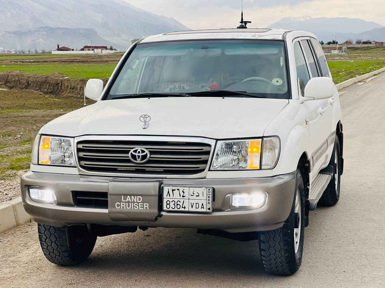 مونيكا 2002 فول عادي علوج گيرو مكينه و اكسل به شه رت له سه ر ساغه عام كراوه هه مووگياني به شه رت ژم ***********
