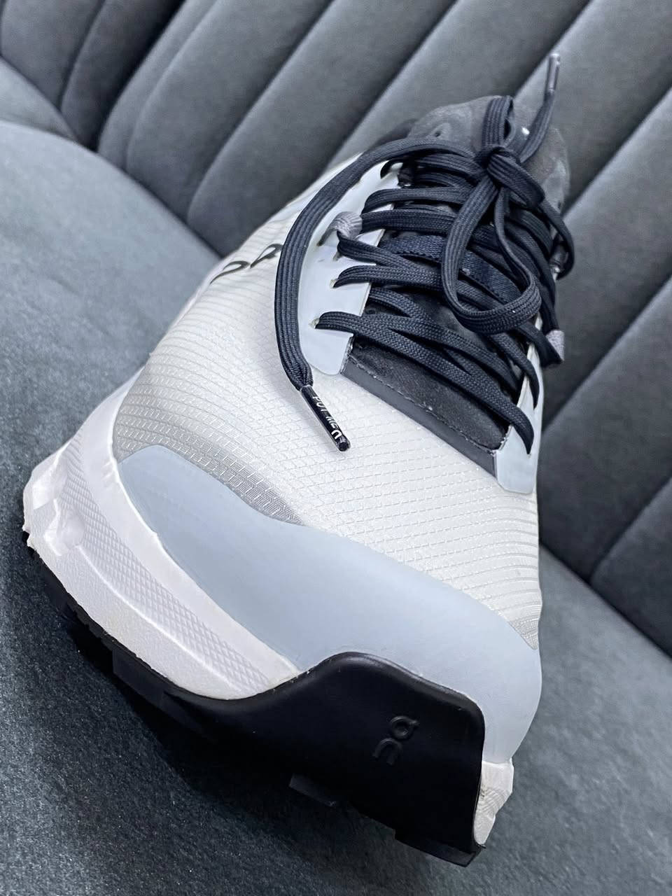 On cloudvista orginal.new -size 41..مارکەی ئۆن بالە ئەمریکی ئۆرجنال ئەسلی بەکار نەهاتوو لۆک قیاس ٤١….باله امريكى ماركة اون كلاودفيستا غير مستخدم اورجنال وكاله قياس ٤١..يوجد توصيل ***********.. 🇨🇭 🇨🇭 🇨🇭
