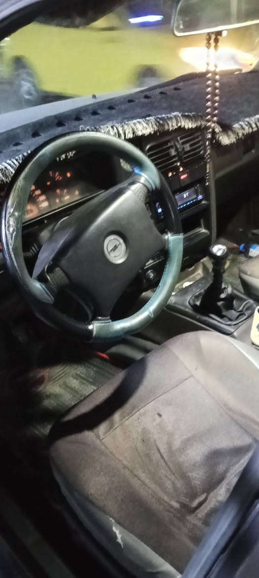 أوميكا موديل 1991رقم كركوك دفتر بانزين شرط ع بلاد صبغ بلادي للاستفسار اتصال فقط ***********
