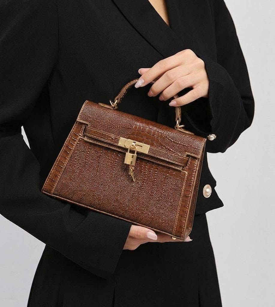 كوالتي 💯
العرض ↔️ 24
الاوتفاع ↕️ 20
 https://t.me/lulubagsstyleرابط قناة
متوفر جمله


**إذا كنت صاحب هذا الإعلان وتريد حذفه لأي سبب، رجاءا أرسل رسالة إلى الدعم الفني**