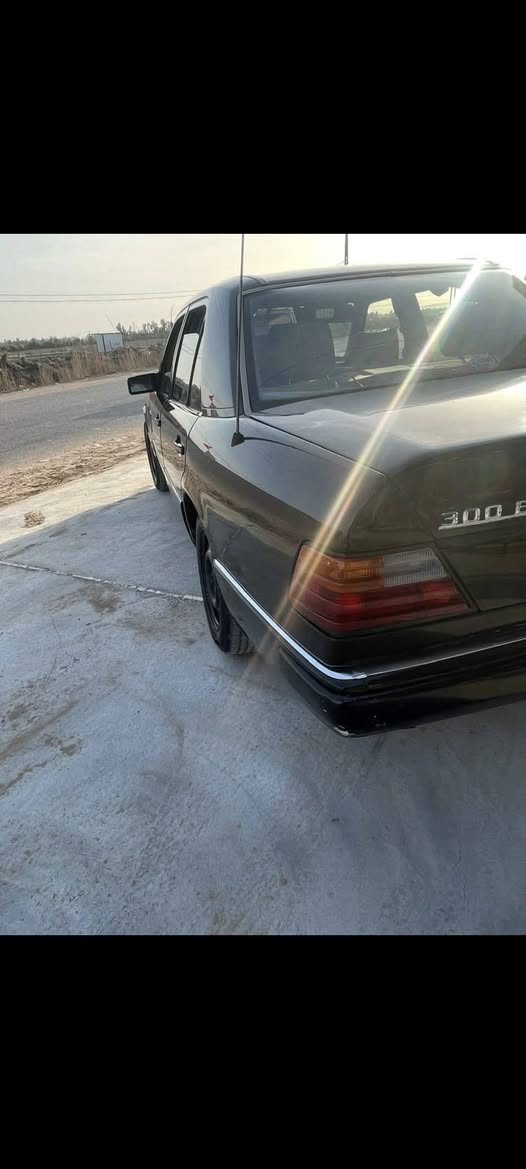 مارسدس موديل 89 محدث 92 محرك 3000VVti قبق اسود جام امامي كهربا فتحه سقف اريل كهربا قواعد دبل بلاد شواصي سليمه سياره جاهزه ومتعوب عليها مال جناي للستفسار/***********
