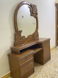 ميز مراية • غرفة نوم • سعر مناسب