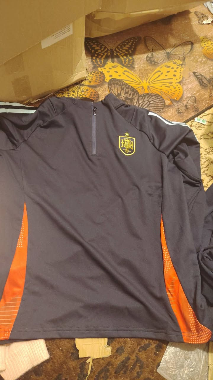 سلام  عليكم ورحمة اخون ملابس. حلوات كلش بي بررمودات بي تراك بي   نسائي واطفال. كلشي بي وقطع قويه يسون.  شوف الفيديو اي كميه تريد عندي تفضل خاص للحجز


**إذا كنت صاحب هذا الإعلان وتريد حذفه لأي سبب، رجاءا أرسل رسالة إلى الدعم الفني**