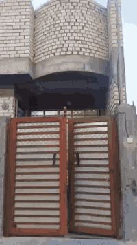 السلام عليكم بيت للبيع العنوان العبيدي 
شارع 20 شارع الساده قرب معمل البيبسي 
بيت كامل رقم الهاتف***********
