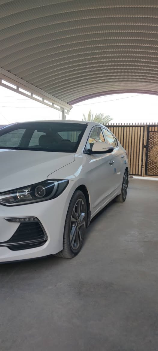 النترا سوبر خليجي 2019 فول مواصفات
رقم بغداد بسمي 
محرك 2000 دوش
ماشيه 78
بصمه تشغيل وبصمه ابواب 
اشارة ترحيب عند الاقتراب 
مرايا شفط واشارة ترحيب 
فتحت سقف 
جنطه ذكيه 
يدات نيكل 
خمسه ويل كب.  تخم تاير جديد 
حساسات اماميه وخلفيه وكامره خلفيه 
تحكم ستيرن 
تبريد قطعتين  ثلج 
السياره مكفوله من الصبغ والتبديل عدا رصعه بصيطه جدا في البنيد 
مكان بغداد / ابوغريب 
السعر 165 بيها مجال بسيط 
الرقم ***********
الرقم***********
