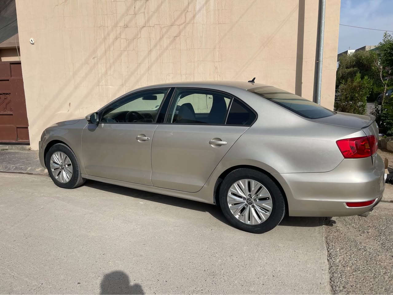 جيتا خليجي مكينه 20 چوارپارچە بێناوگرتن
گێرو مەکینە بەشەرت  کۆبۆن بنزینی هەیە بەناوخۆمەوەیە سعری 99وەرەقەو مەجال
تەنها بۆفرۆشتن گۆرینەوەناکەم
***********
*********** كركوك, العراق
