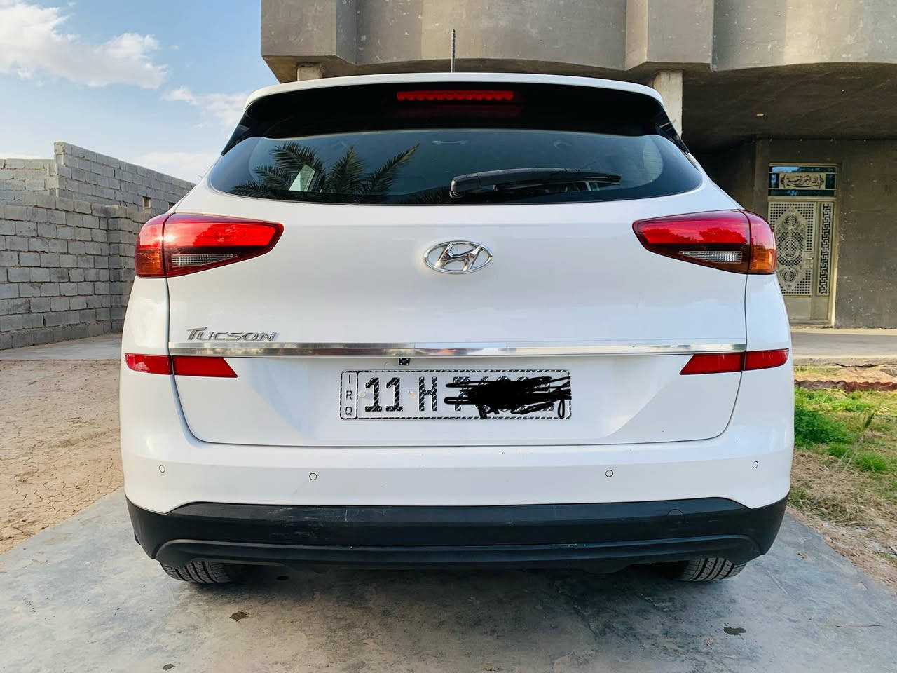 توسان 2020 خليجي(الكاصد)
ماشيه 100 الف 
رقم بغداد انكليزي بسمي تحويل مباشر 
المواصفات
شباك لكزز  
لايت 5 عدسات
بصمة 
شاشة اصلية  
ترحيب عند الاقتراب 
حساسات + كامرة 
كشنات جلد 
كشنات كهرباء 
هند بريك برجل 
درايف مود
محرك 2000 دوش 
السياره بيه شبر بخشم البنيد اثر جراد 
وبيها كم رصعه 

السعر 190 وبيها مجال  

مكانها بغداد المحموديه او الدوره 
للتواصل : ‭0781 633 1874‬

‭0751 683 1871‬
