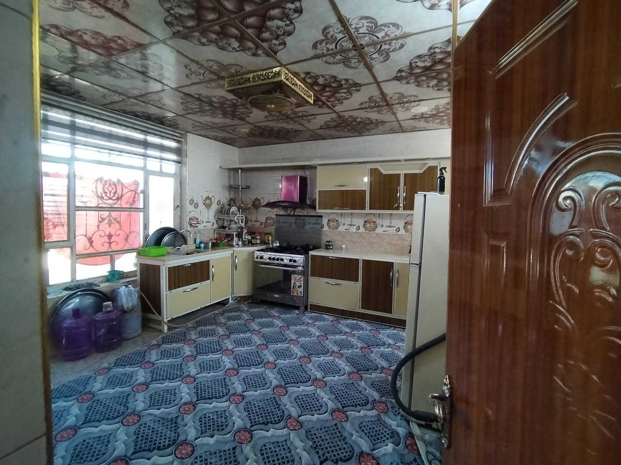 السلام عليكم بيت للبيع ركن شارع العريض حي رشيد مساحه ٢٥٠ متر موقع مميز بناء حديث سعر مناسب الشراي يتصل سعره ٥٥ بي مجال بسيط اللاستفسار اتصال *********** مراجعه مكتب النوارس
