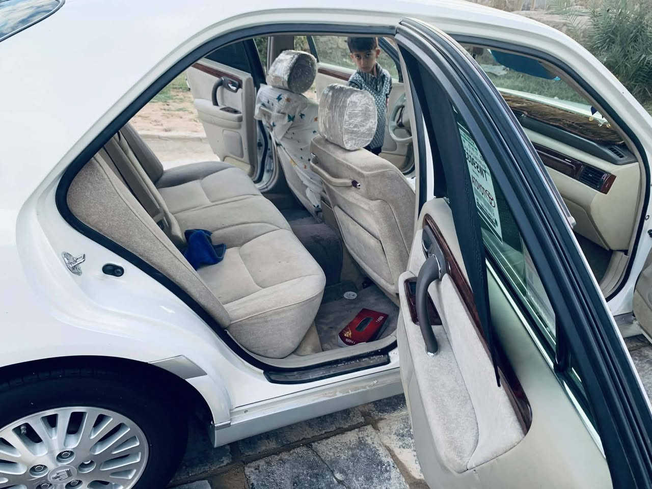 ملكه موديل 2002 سياره جديده مال جناي كير مكينه كفاله حداديه جديده كهربائيات كله شغال رقم انكليزي بأسمي تحويل مباشر مكان ذي قار ***********
