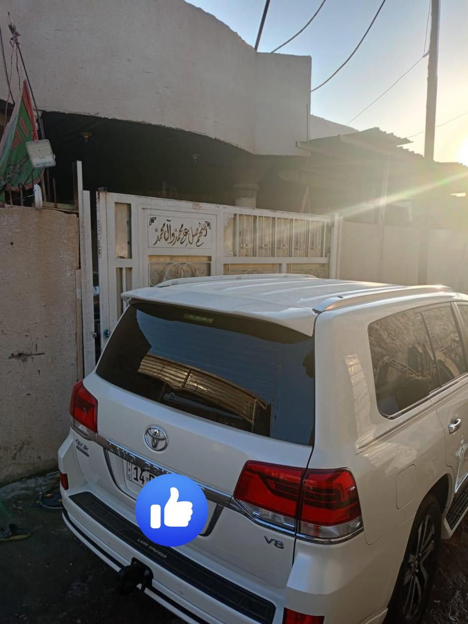 السلام عليكم
لاندكروز 2019 خليجي ‏ ‏كراند 
محرك حجم V8 4600
سلايت وبصمه وتشغيل عن بعد
كشن جلد دايموند وكهرباء عدد 2 
جنطه كهرباء وايرباك عدد 8 وبحاخ لايت 
شاشه اندرويد GPS وكامرا عدد 4 وشاشات خلفيه 
ويل كل كروم اسود حجم 19
حساس امامي وخلفي وشاحن واير ليس
مري شفط وقلاب 
هوك خلفي رساله ترحيب لاندكروز 
ماشيه 80 الف KM
السعر560
رقم الهاتف       ***********
